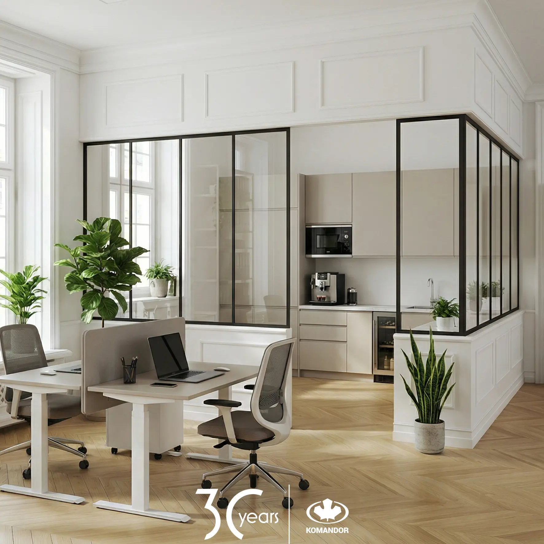 LUMI glazen draaideur in een interieur